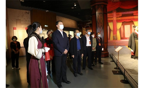 市人大常委会主任会议成员集体视察我市推进新时代民族团结进步事业高质量发展工作情况